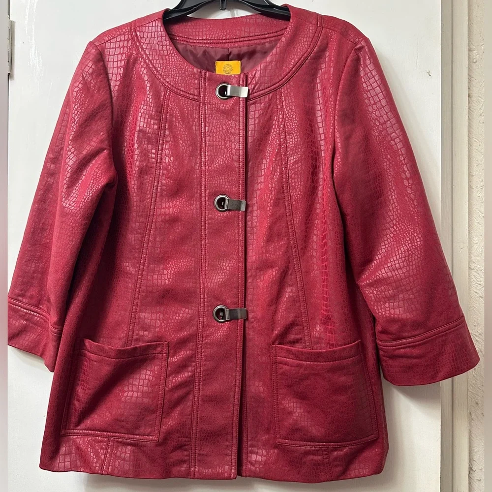 Ruby Red Elegant Red Women's Jacket
Reptile design
Size 10 - Picture 1 of 2